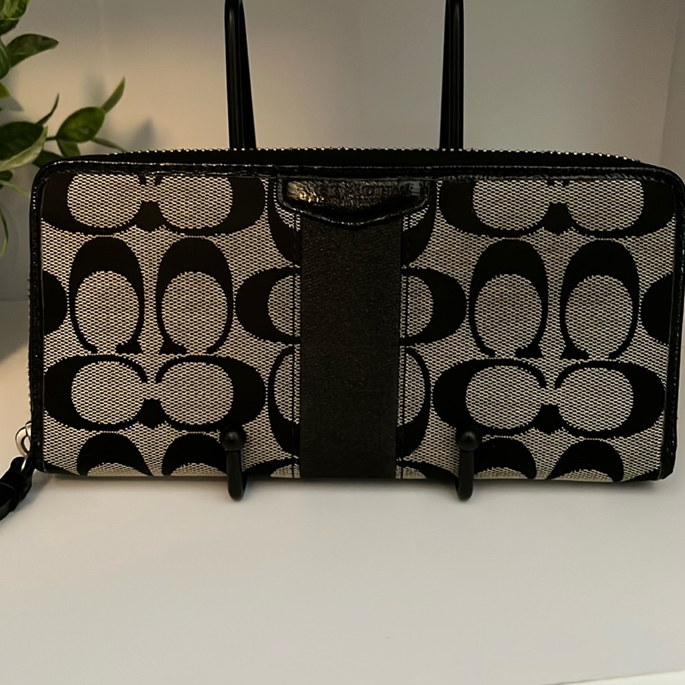 Coach Signature Monogram Black & Gray Long Zipper Wallet, EUC